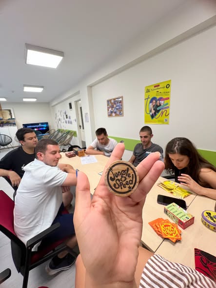 Карти срещу българщината“, Jungle Speed